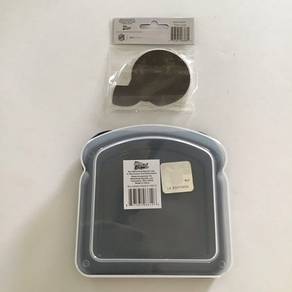 Tampa Bay Bucs Buccaneers NFL Football Helmet Magnet & Sandwich Keeper NEW - Picture 3 of 16